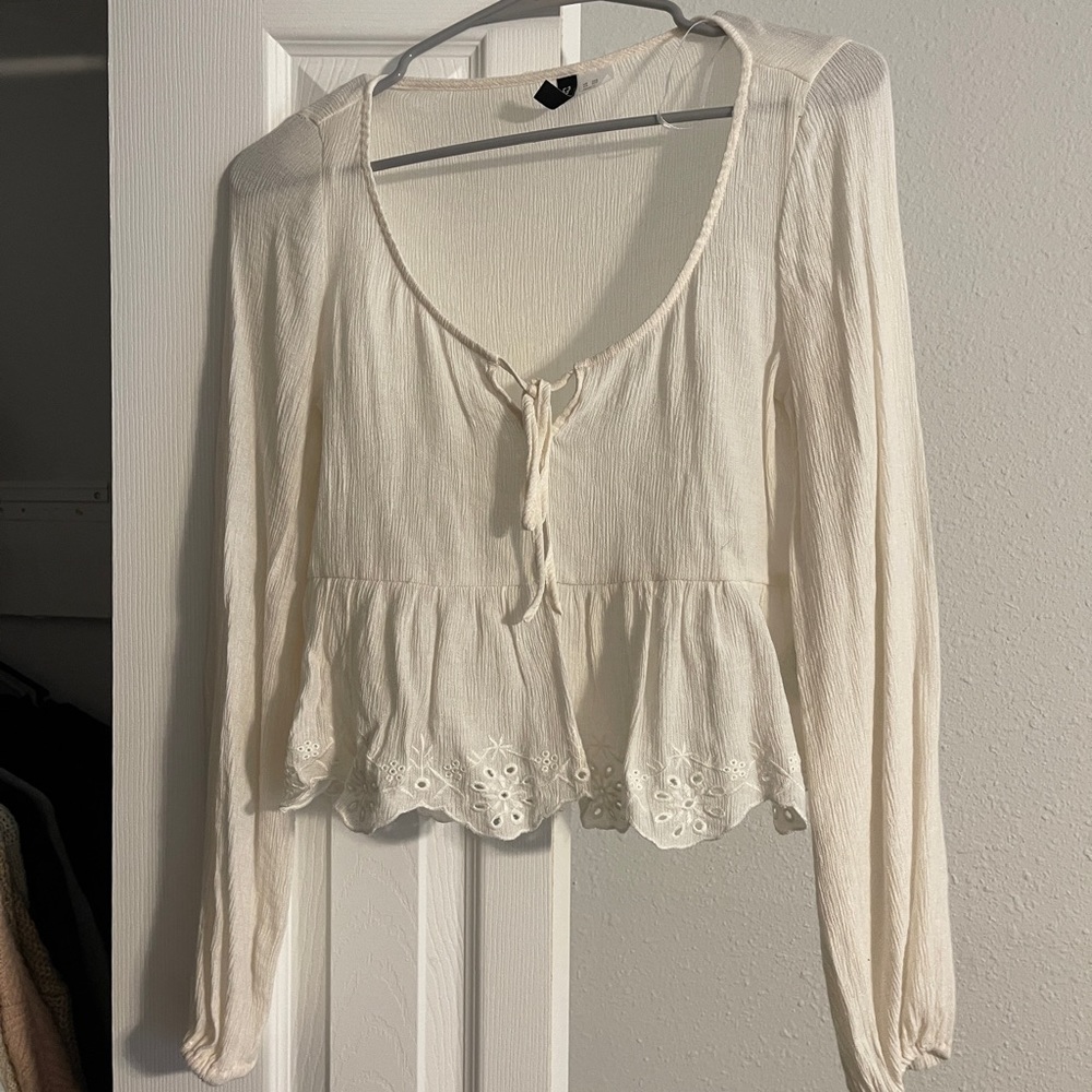 Long sleeve girly white shirt